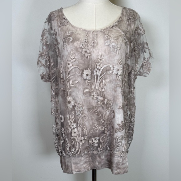 Angela Mara Tops - Angela Mara Sheer Floral Appliqué Top Soft Fabric Made In Italy Women’s Large
